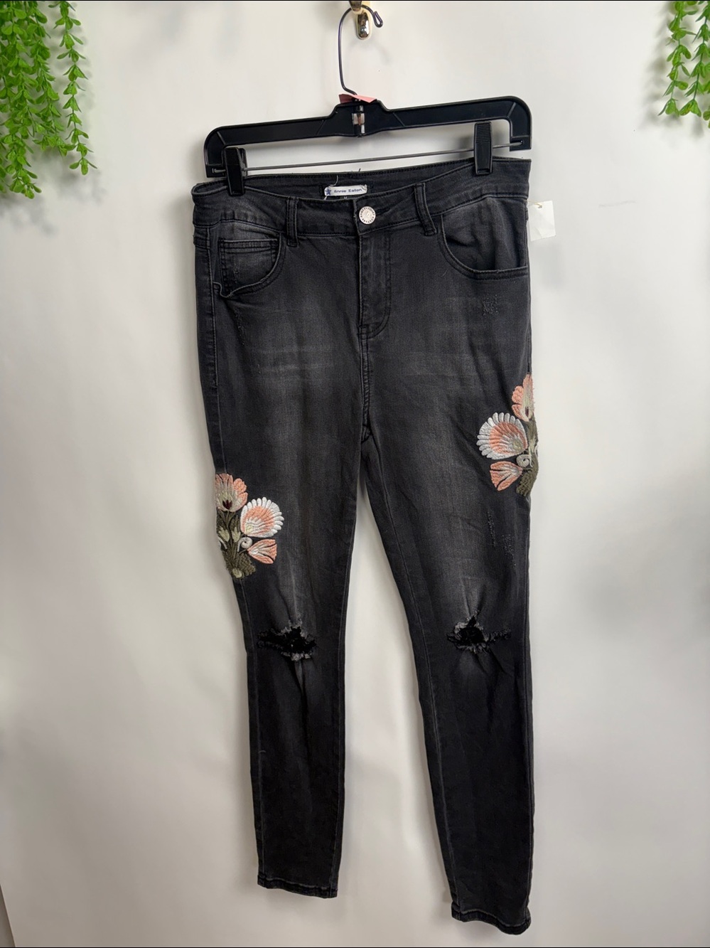 Embroidered Floral Black Skinny Jeans